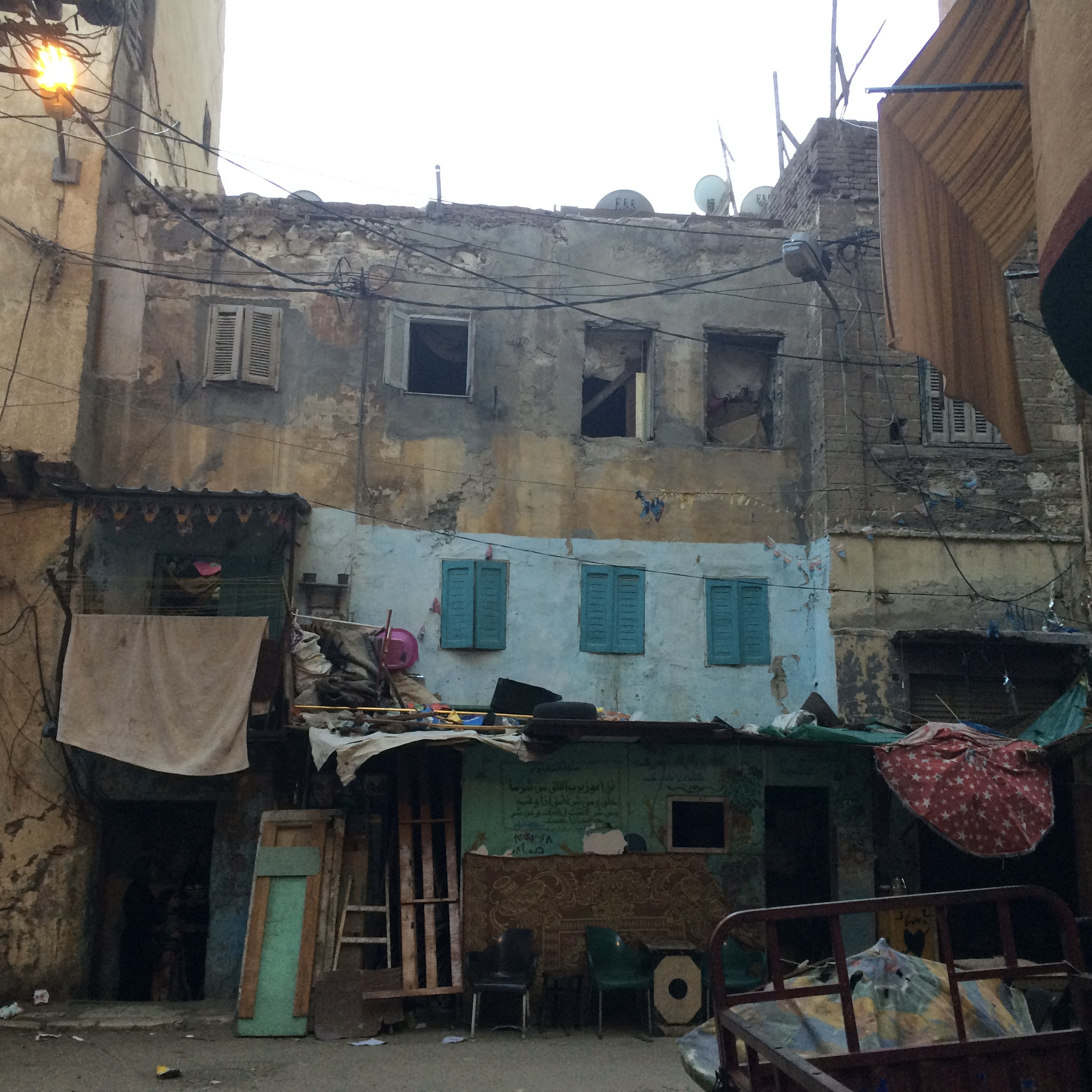 Als je in Alexandrië verblijft kun je ook iets fiksen in de wat heftigere (maar wel kleurrijke!) wijk 'al-Mazar'.